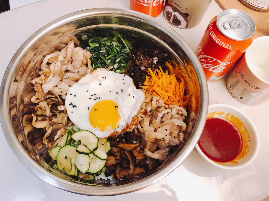 韩式石锅拌饭 비빔밥