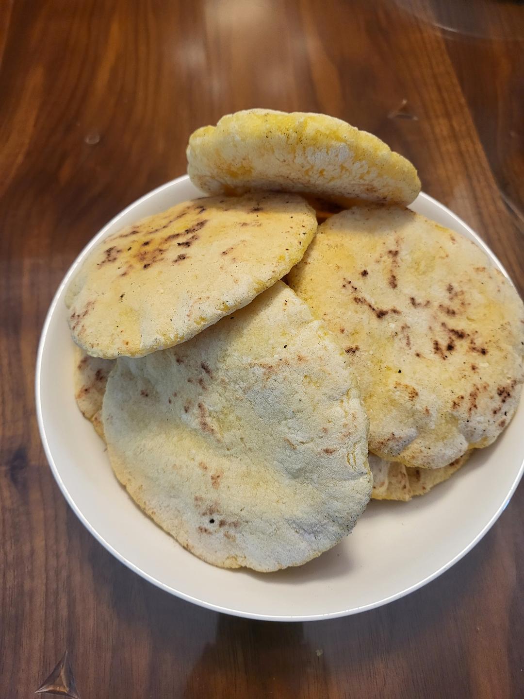🌽玉米面口袋饼🥙｜不用油酥也能个个空心鼓大泡！夹肉夹菜都好吃☑️
