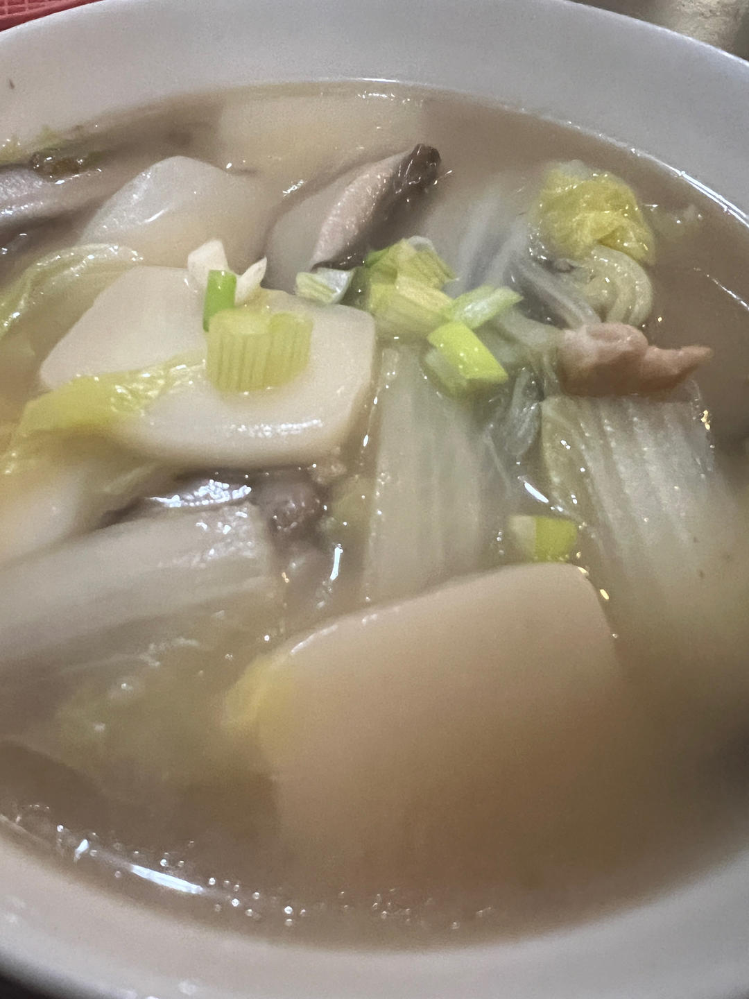 【白菜肉丝年糕汤】
