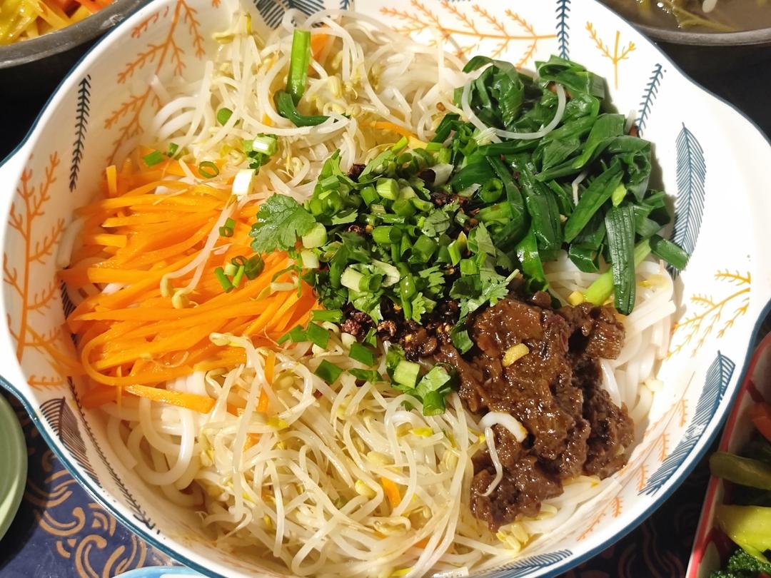 七彩凉米线～云南必备年菜