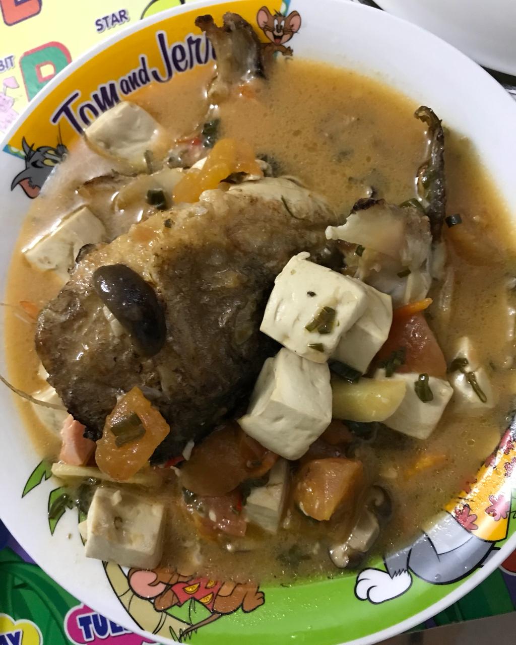 三文鱼头豆腐汤