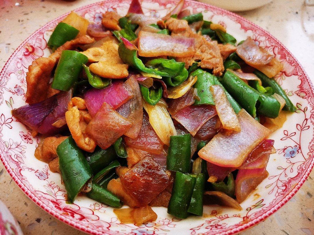 下饭菜：洋葱青椒炒肉片