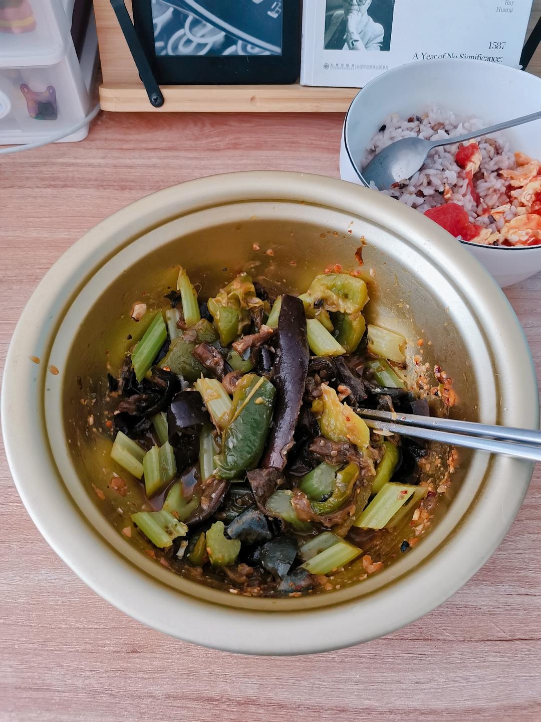 茄子皮蛋擂辣椒