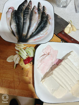 酱焖柳根鱼大豆腐的做法 步骤1