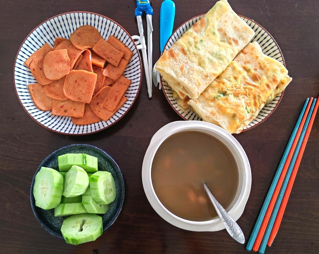 张张都鼓大泡的鸡蛋灌饼这样做不鼓大泡都难