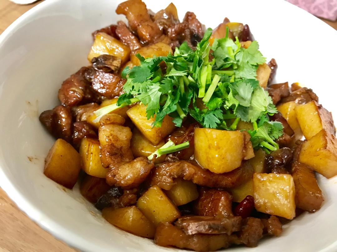 土豆红烧肉
