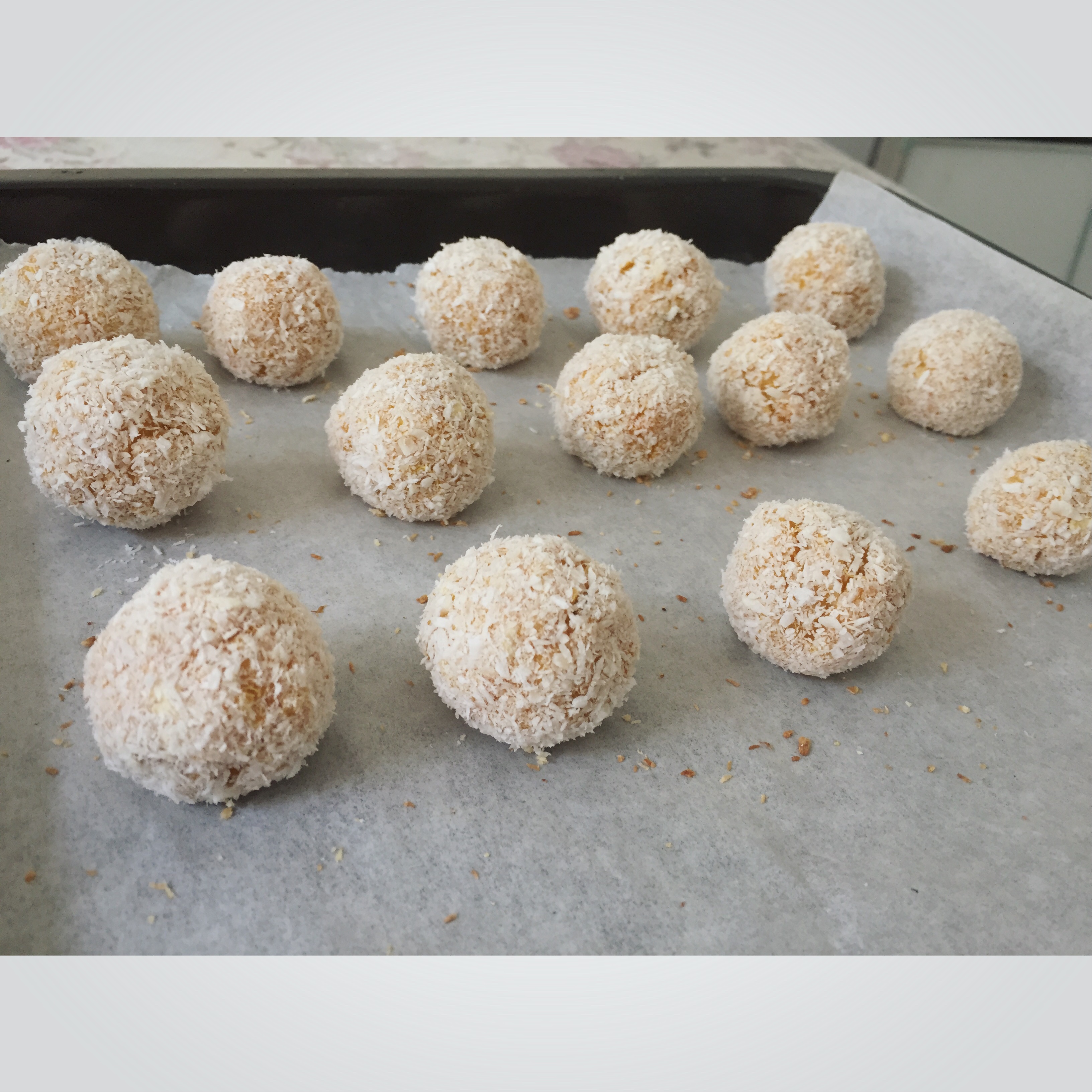 椰丝红薯燕麦球