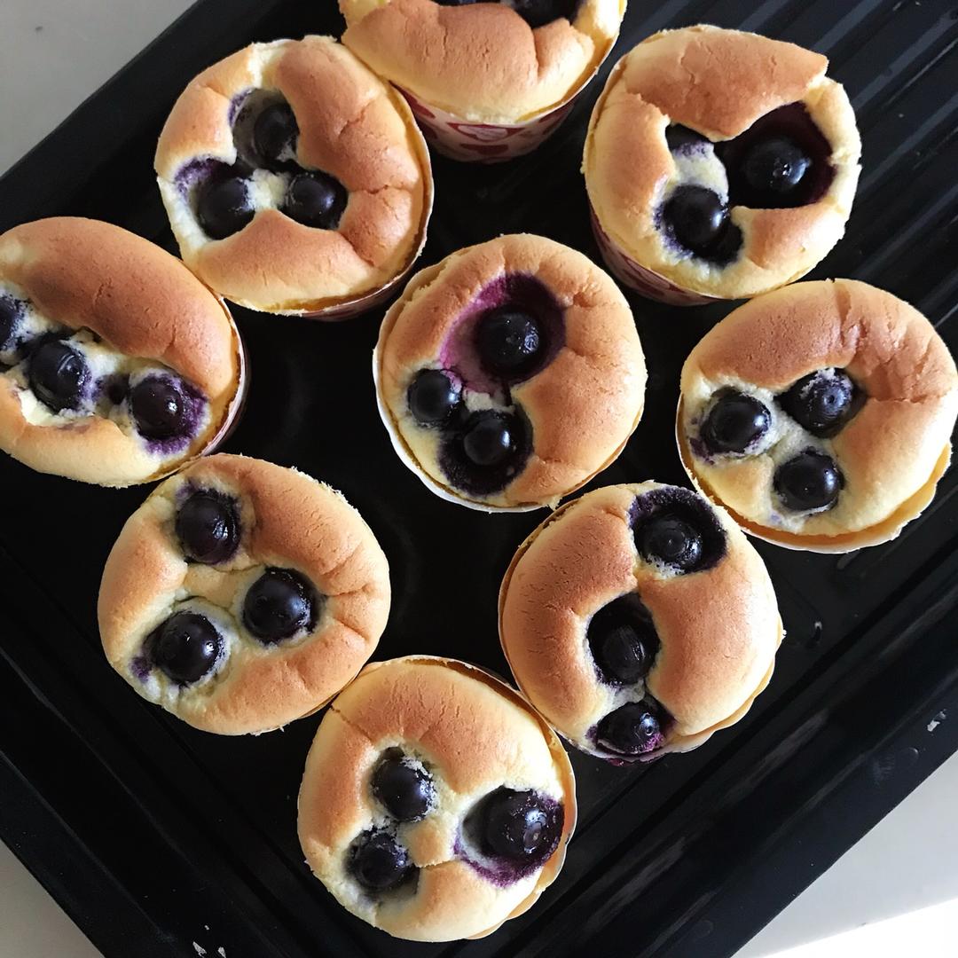 蓝莓戚风小蛋糕