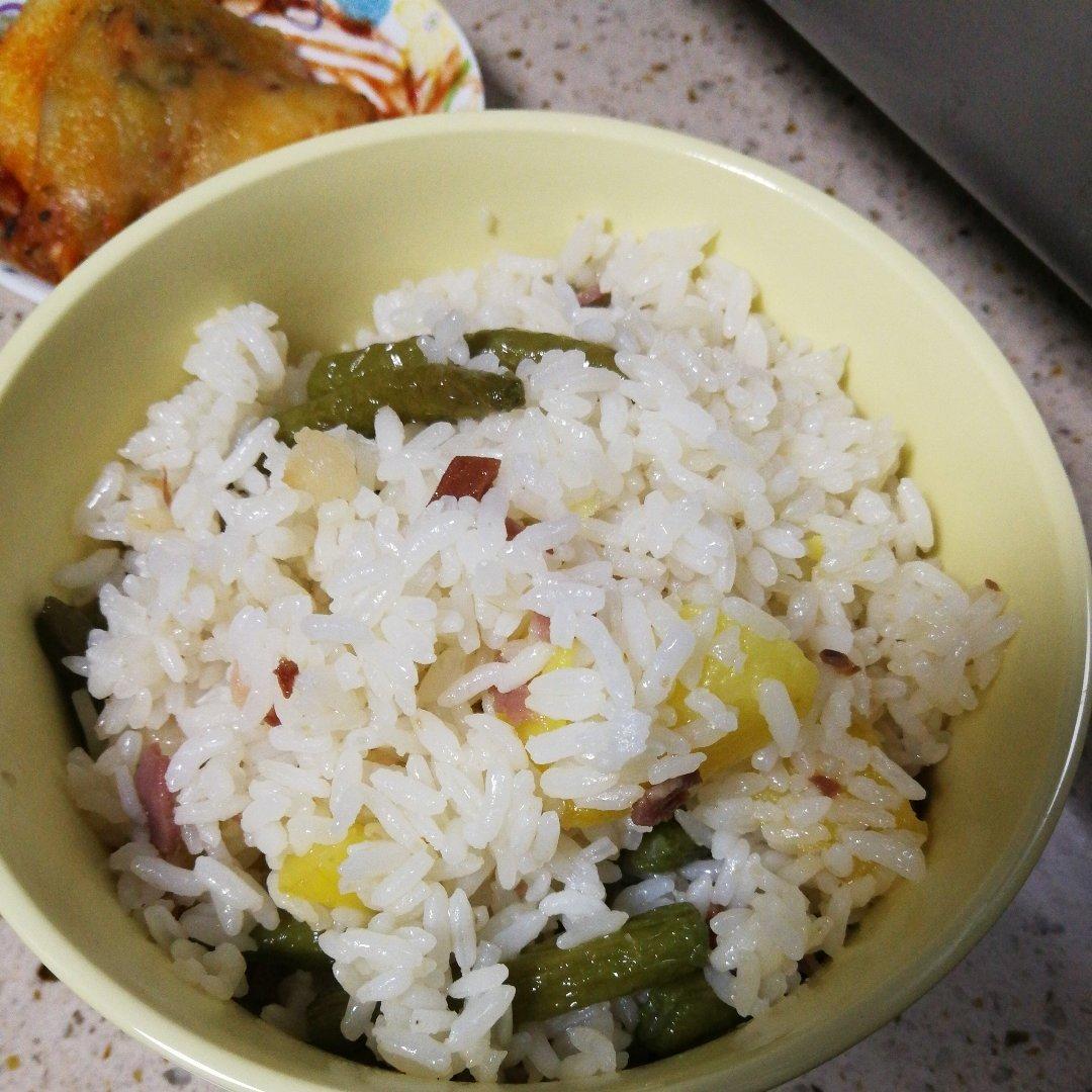 铜锅洋芋饭