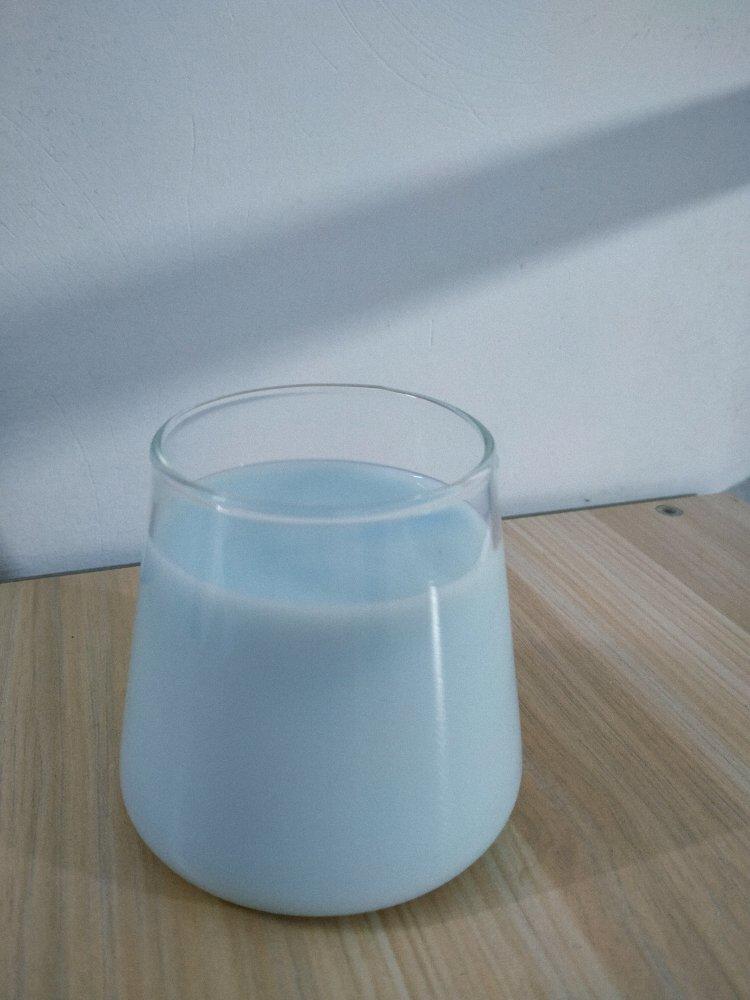 好喝的夏日饮品-富士山初雪（蝶豆花）