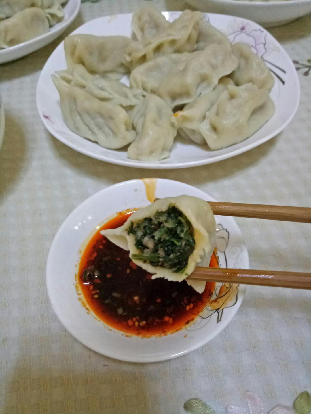 来，尝个鲜儿！ 【蒲公英水饺】