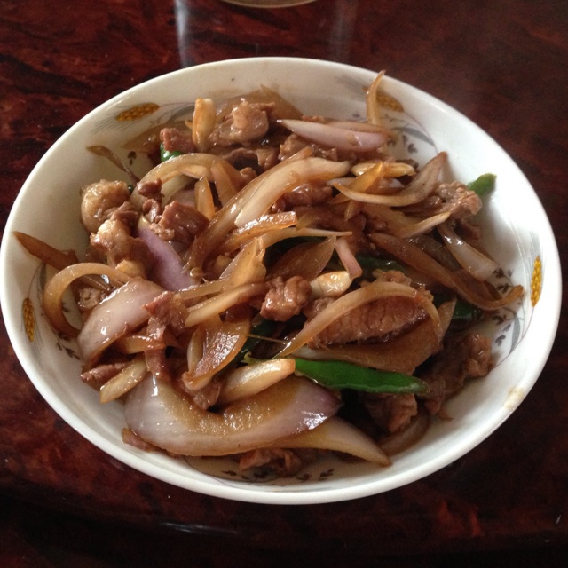 洋葱炒肉
