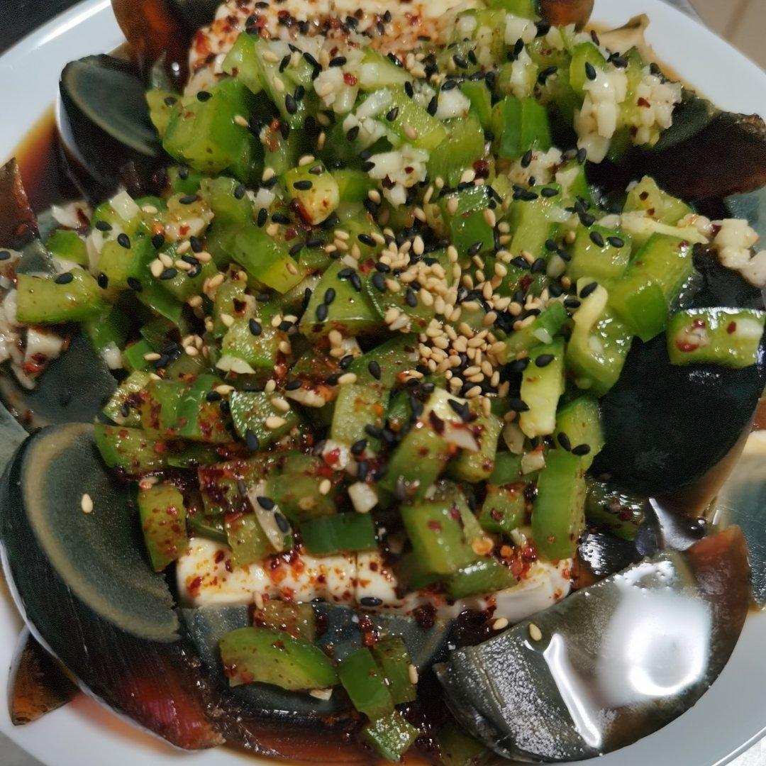 皮蛋拌豆腐