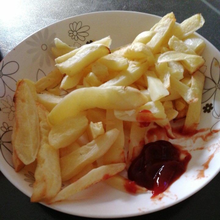 不用油也能炸出香脆好吃的薯条（空气炸锅版）