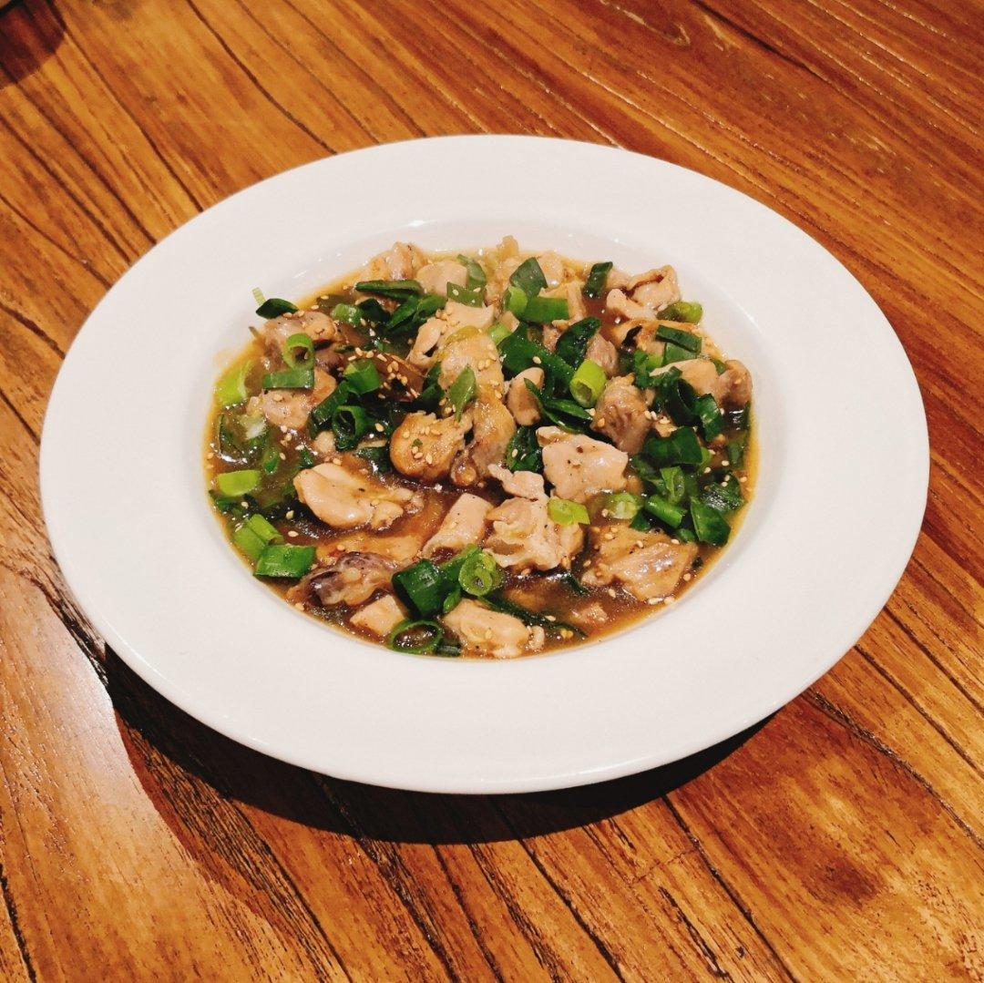 【鲜美咕咕鸡】营养葱烧鸡腿肉