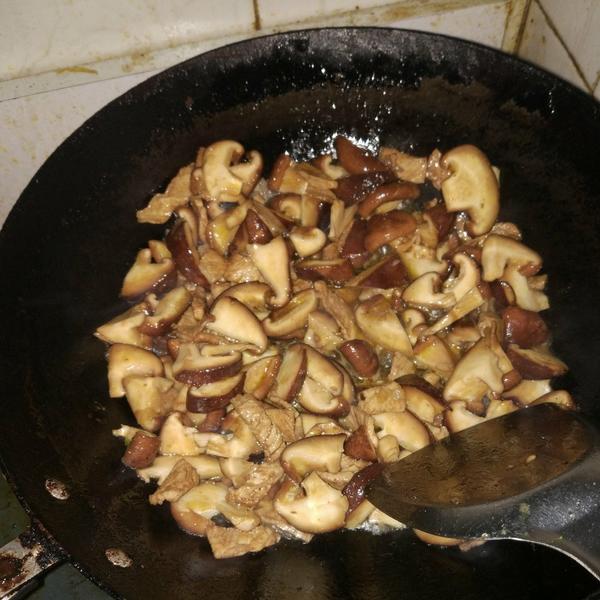 简单易做香菇炒肉