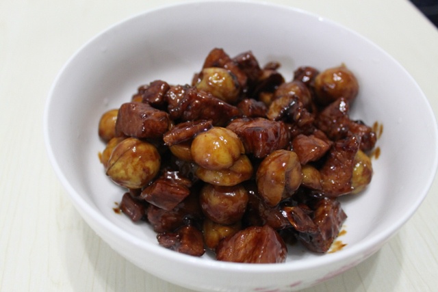 板栗红烧肉