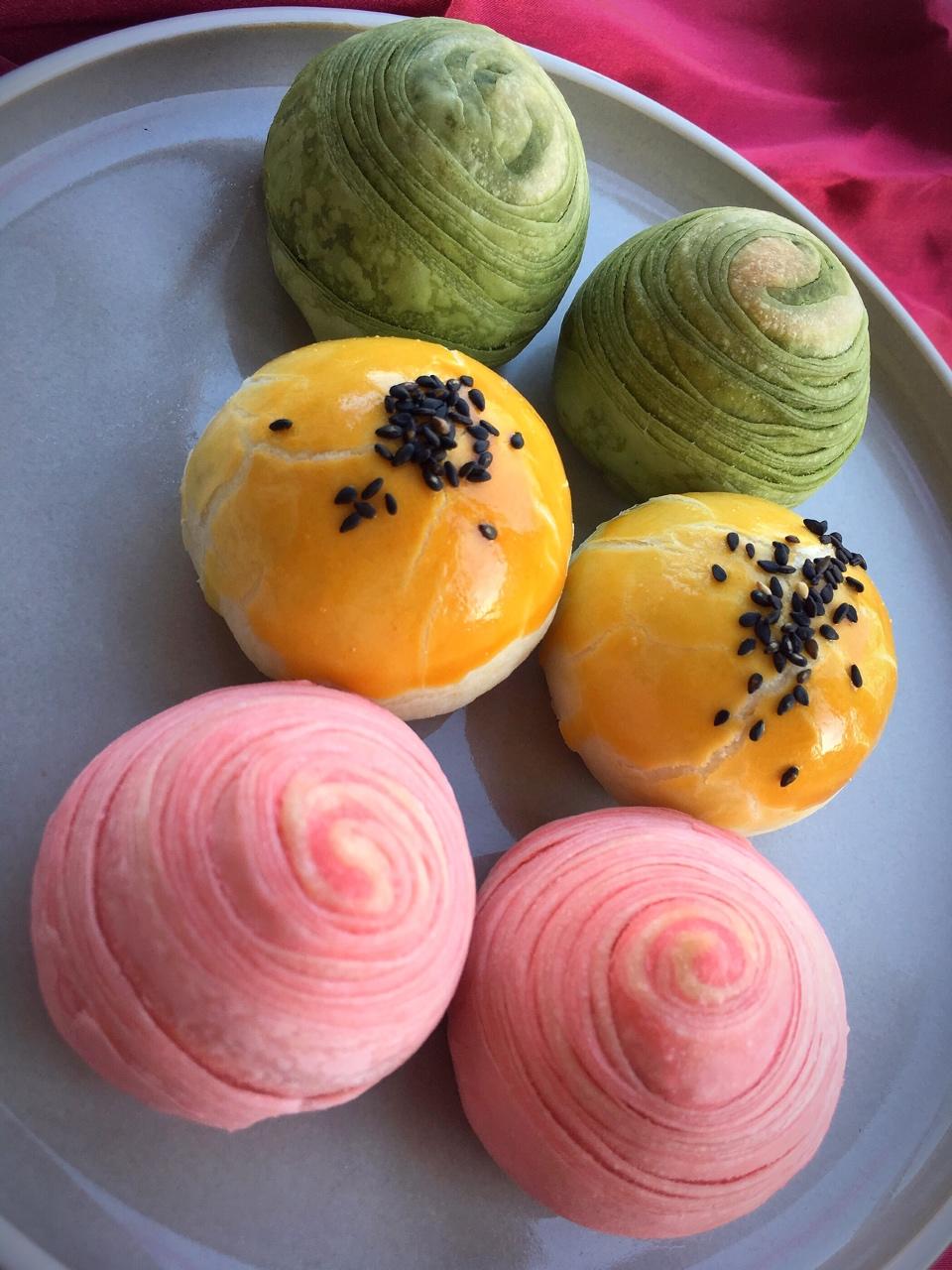 蛋黄酥~紫薯、抹茶、原味~花好月圆，中秋快乐~内附一次做六色蛋黄酥方法~