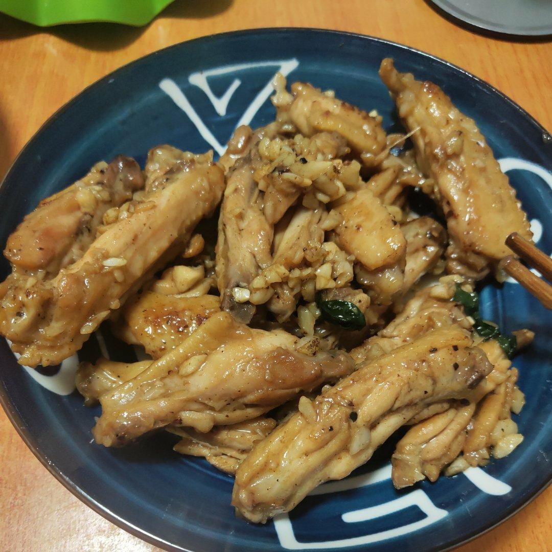 蒜香鸡翅，这才是鸡翅最好吃的做法