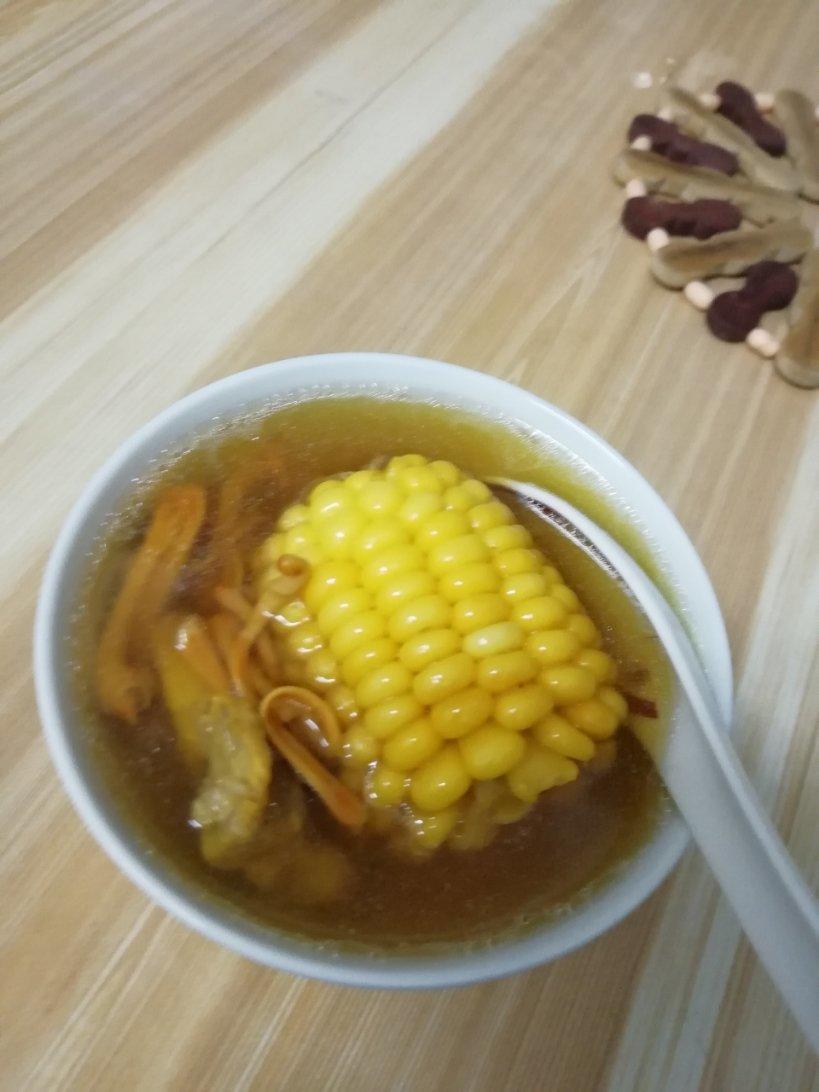 虫草花玉米排骨汤