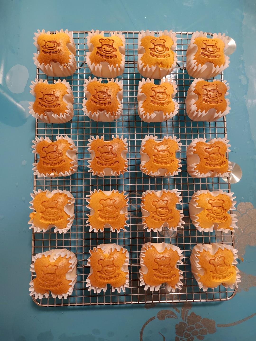 完美戚風杯子蛋糕（一定不会开裂的方法）