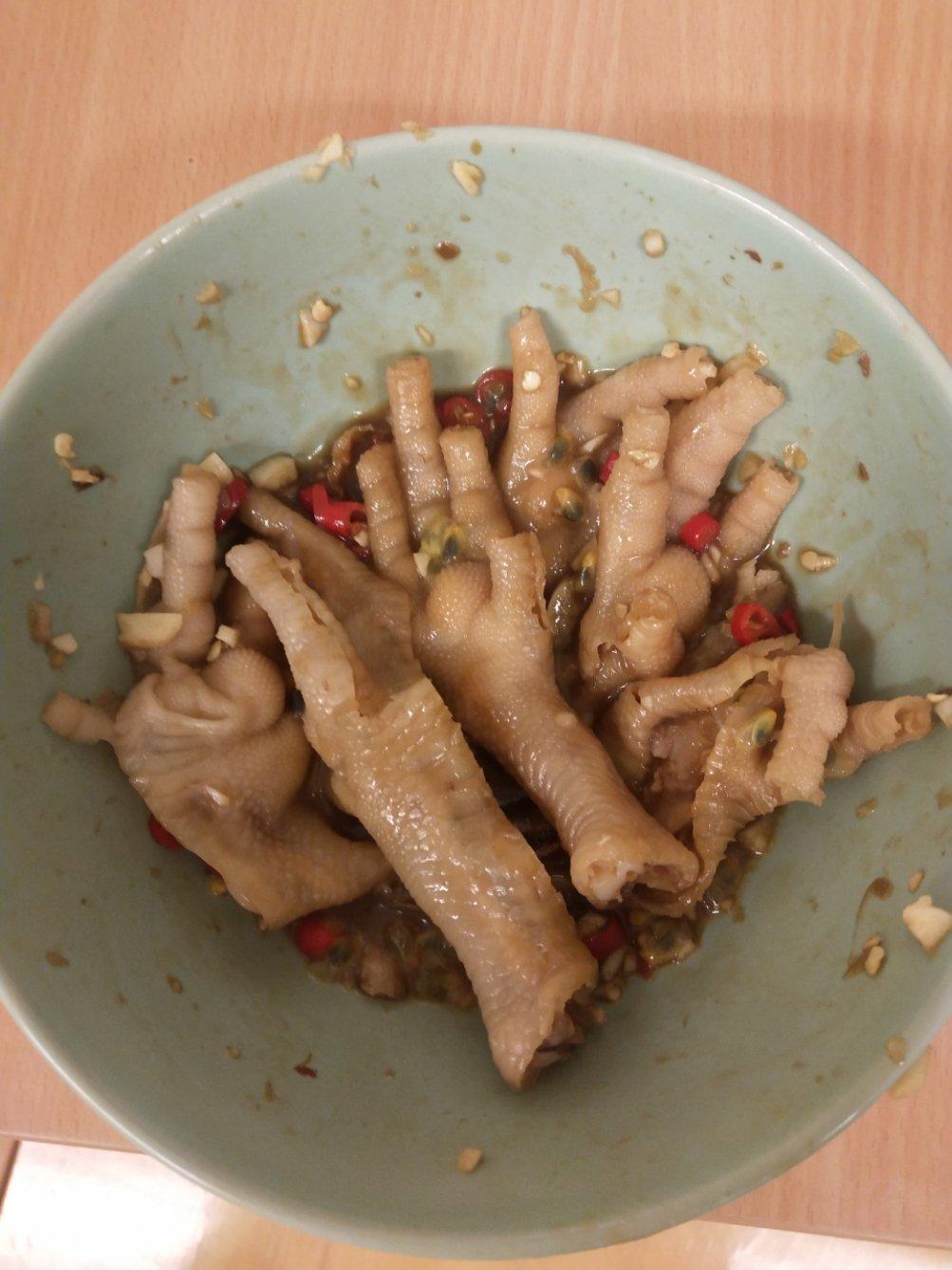 【酸辣无骨凤爪】