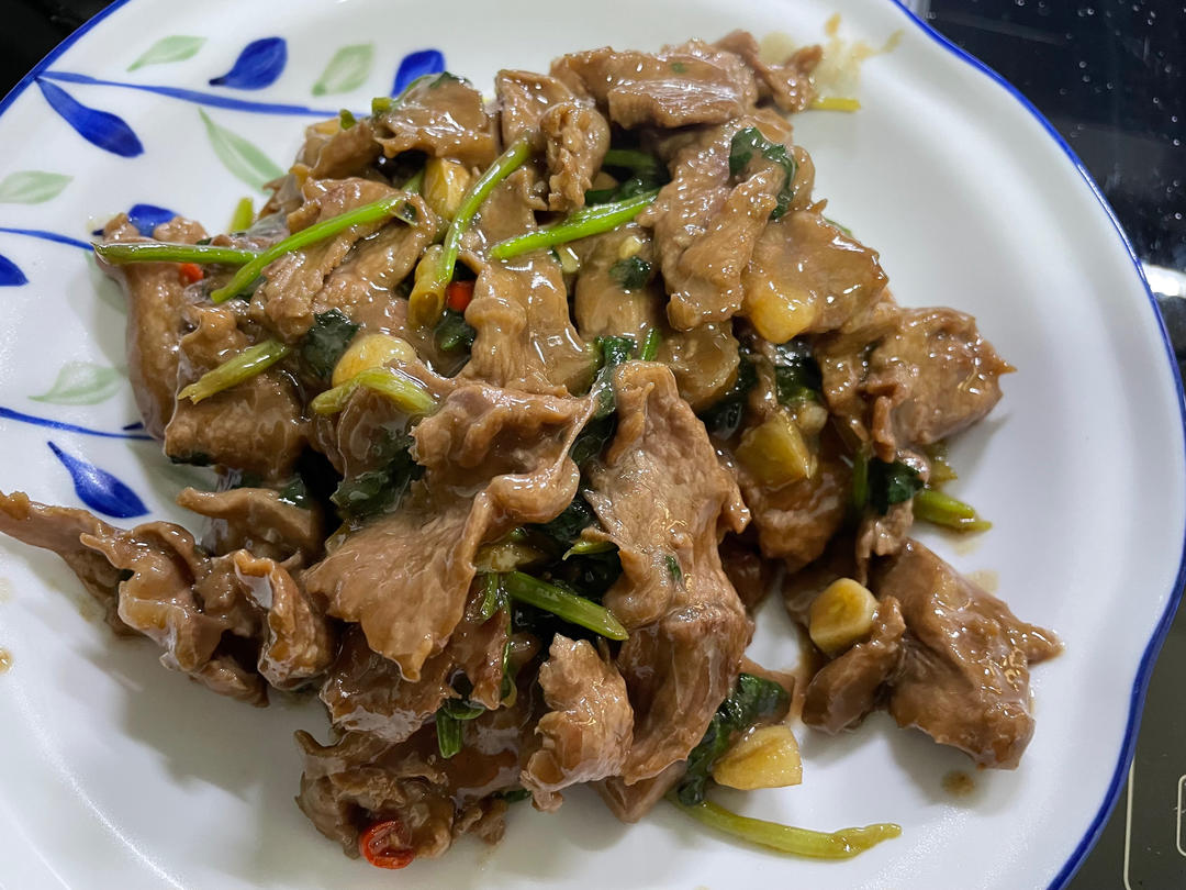小炒黄牛肉，肉嫩味香！太好吃了简直是米饭杀手！