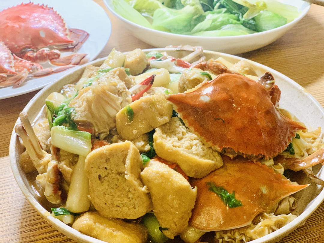 梭子蟹炒年糕～标准的江浙菜