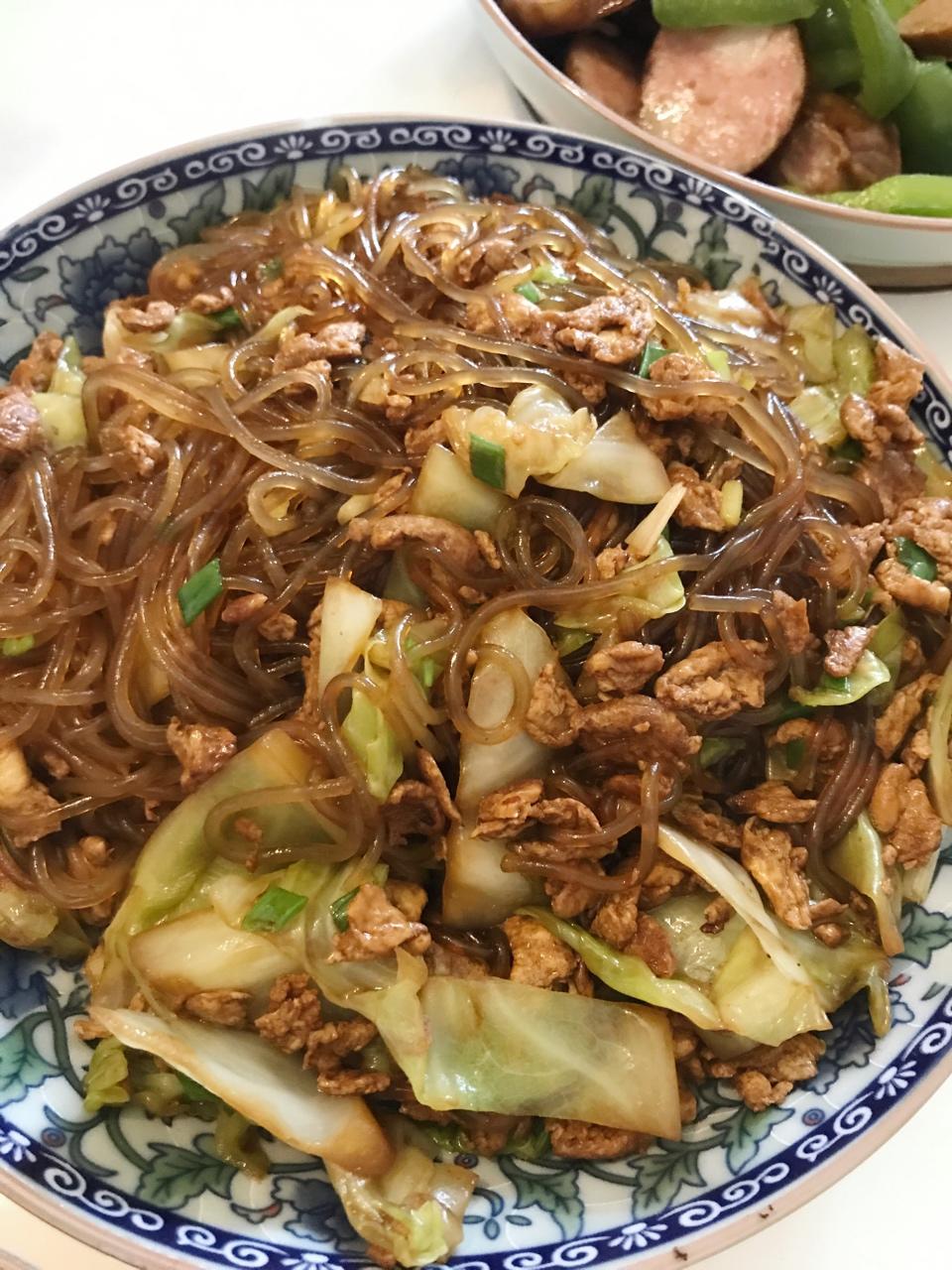 包菜粉丝炒鸡蛋