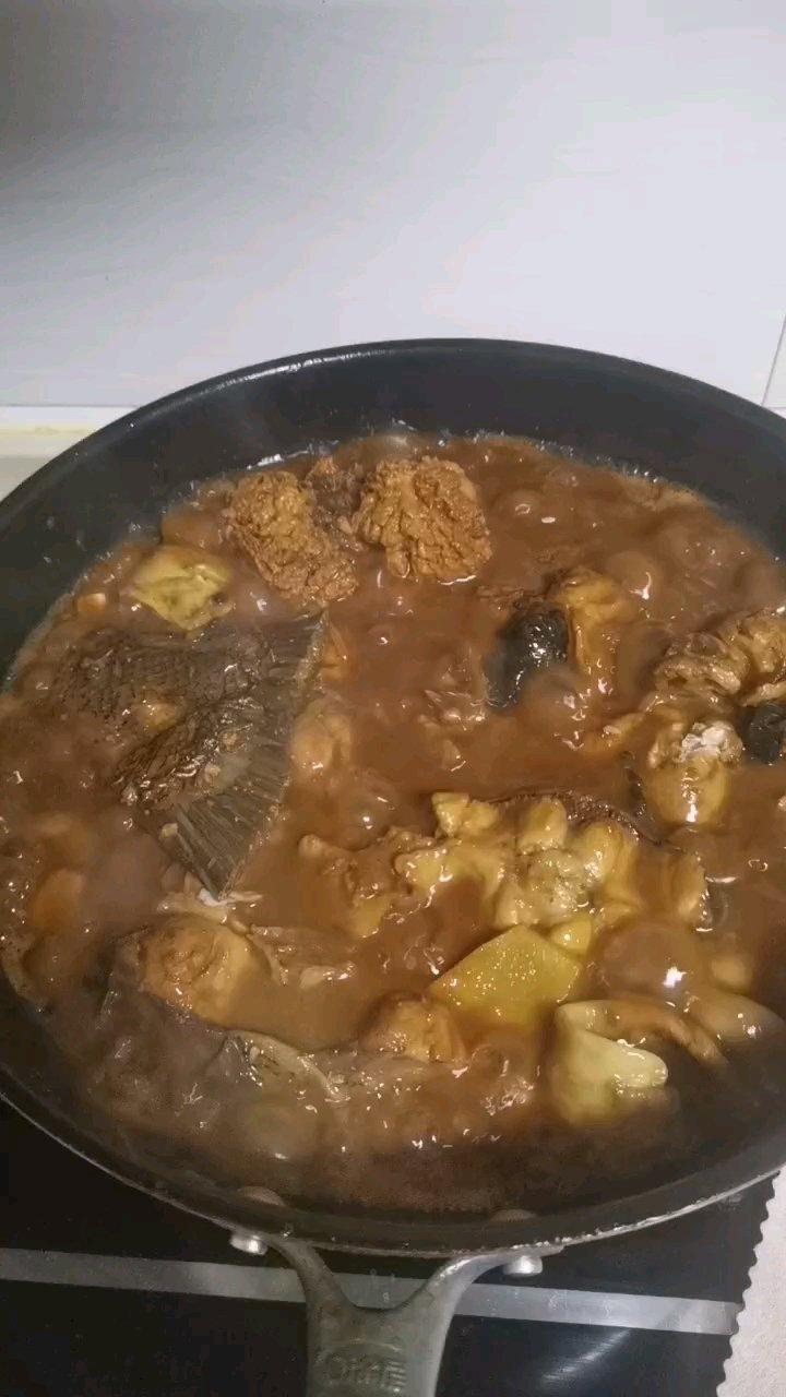适合孩子吃的下饭菜：酱汁焖鱼