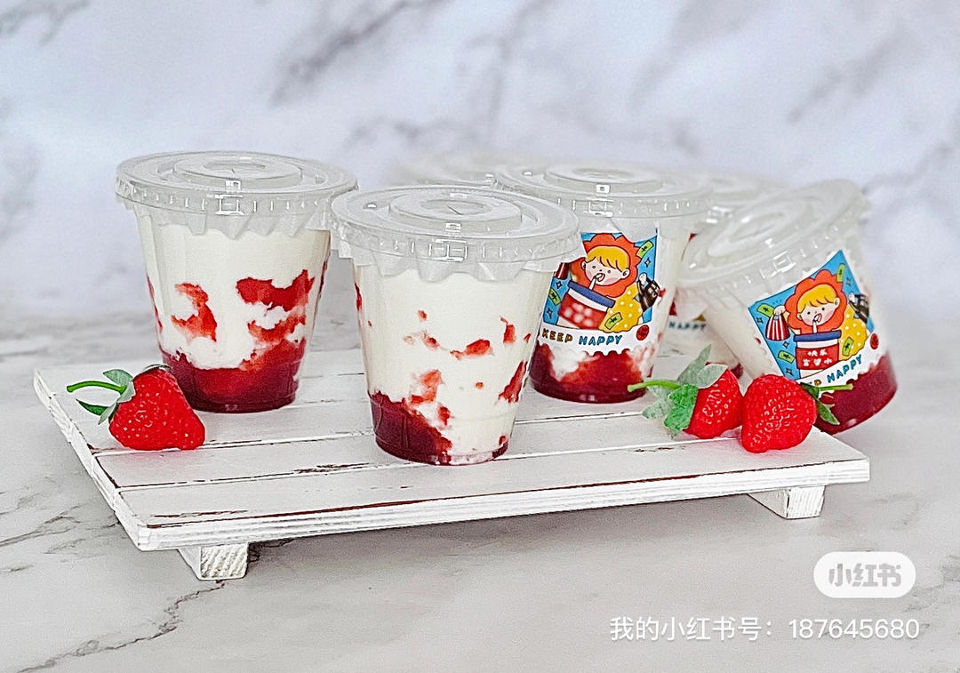 全网爆🔥的「草莓鲜牛乳」，在家就能做！
