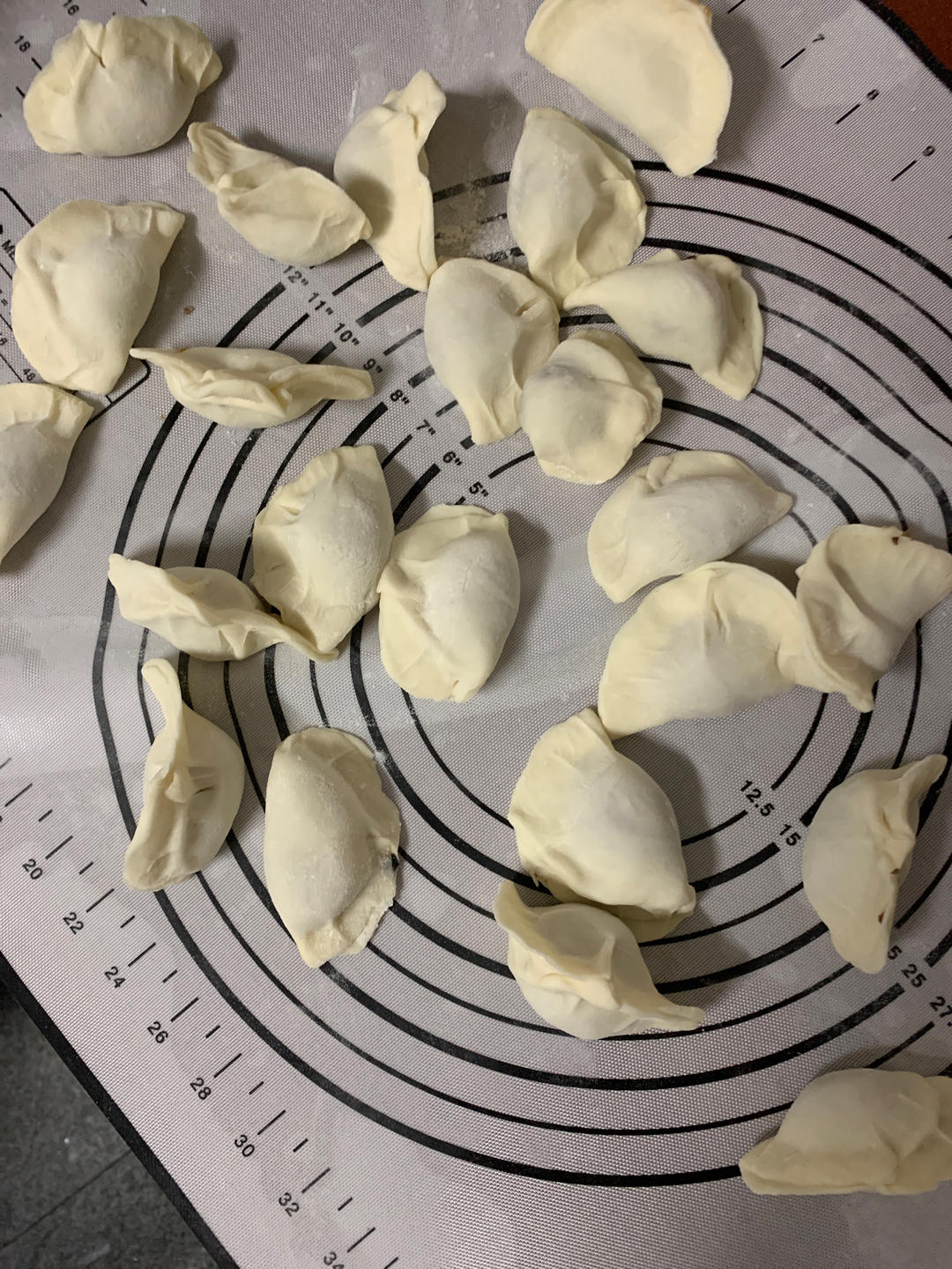 手工揉面三分钟，又韧又薄又好包的饺子皮