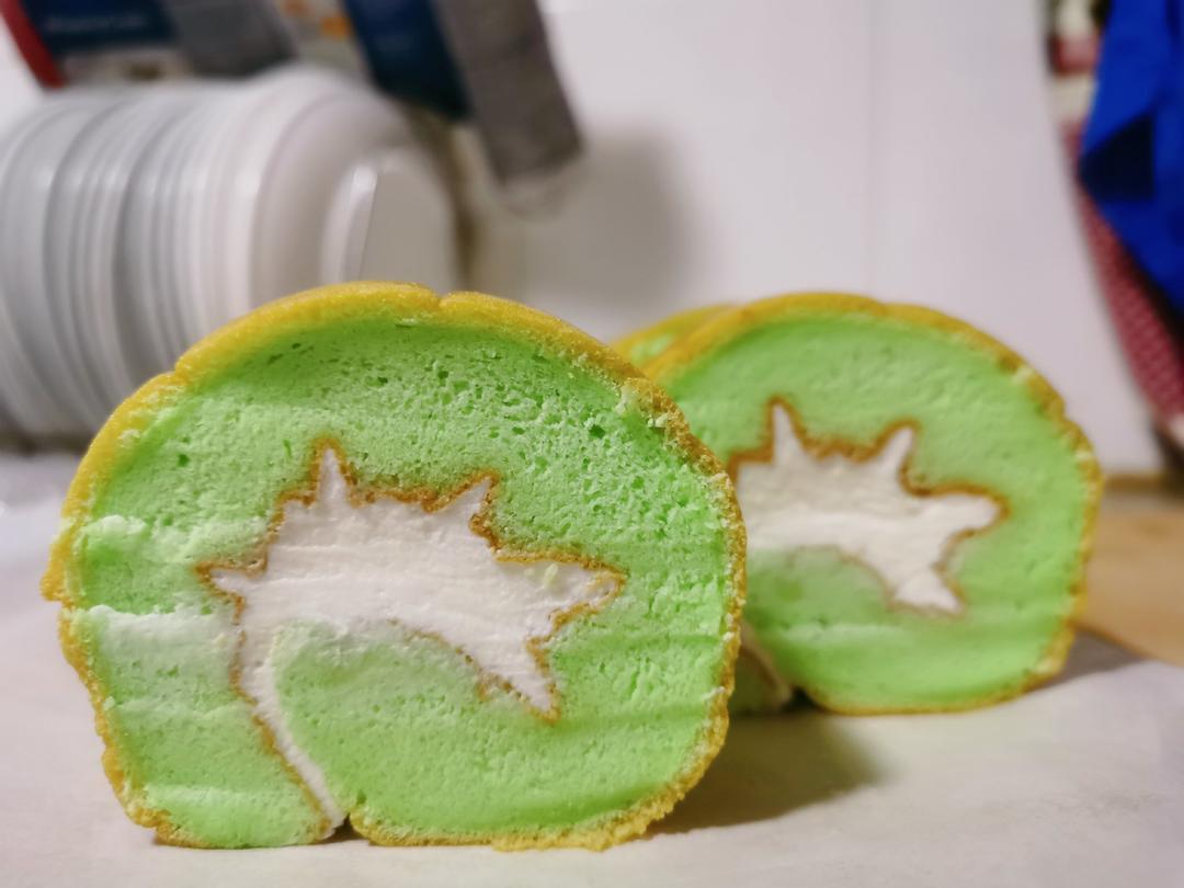 “小三卷”|小烤盘原味蛋糕卷，我也能随心所欲卷蛋糕啦（全程GIF动图示范）