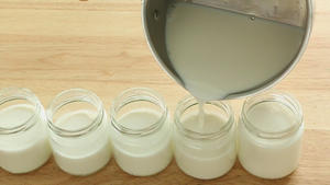 滤乳清酸奶、酸奶花、芒果夹心雪糕（附视频）的做法 步骤4