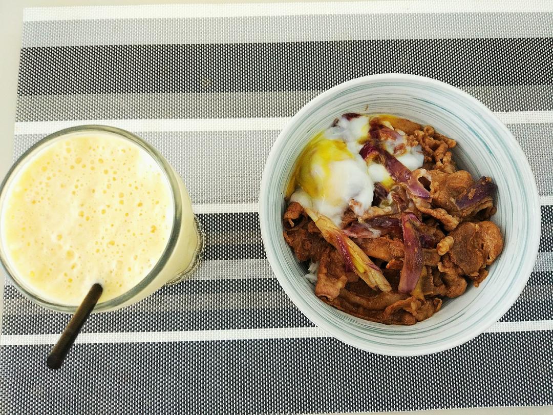 【温泉蛋牛肉盖饭】