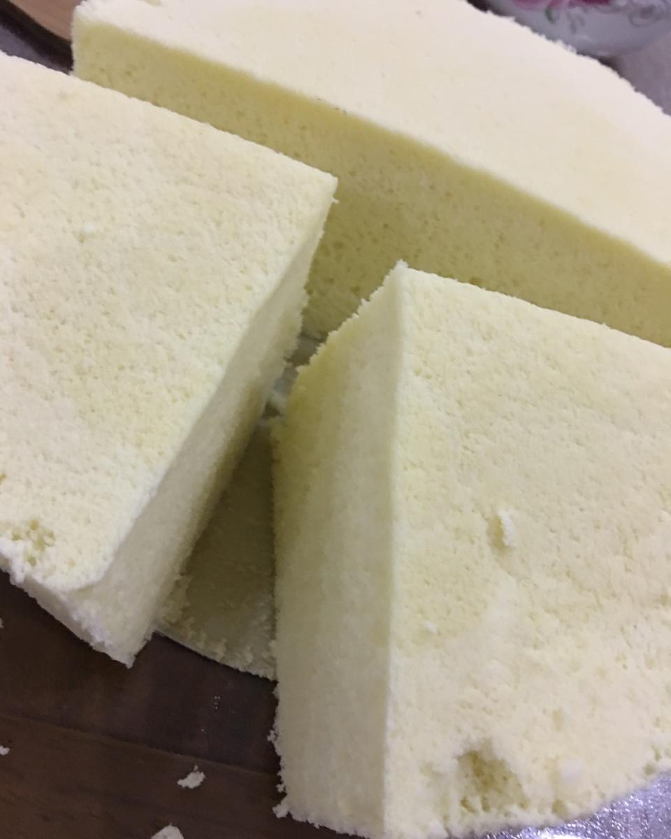 不用烤箱也能做出松软美味的蛋糕，蒸粘米粉(大米粉)蛋糕