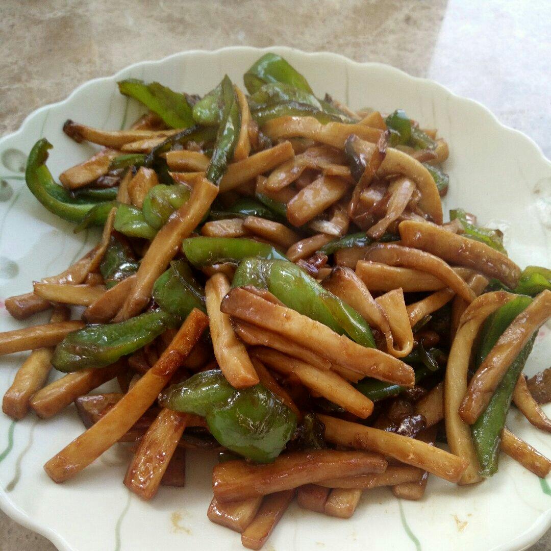 青椒素炒杏鲍菇