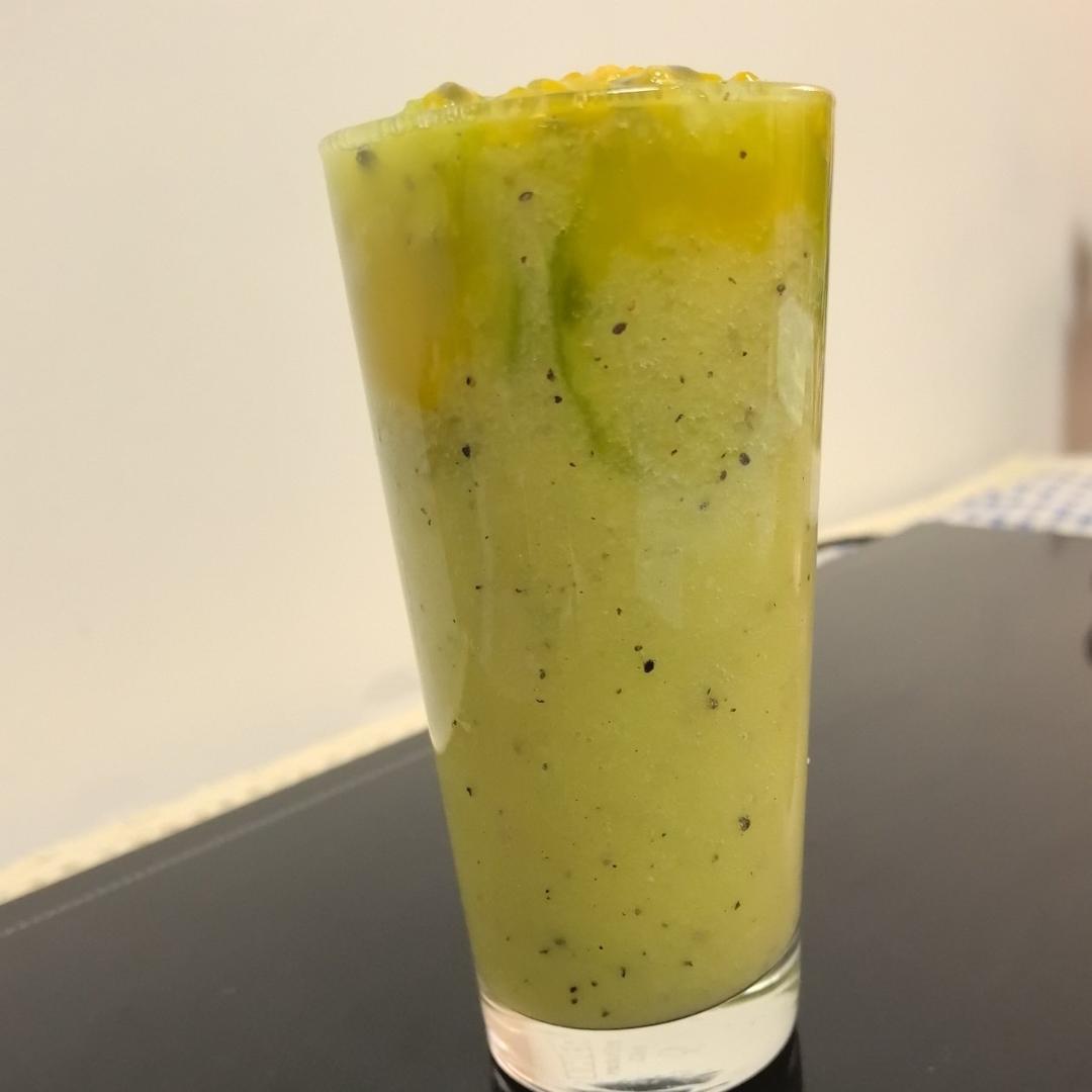 爆炸吧维生素（百香果&猕猴桃&梨混合果汁）