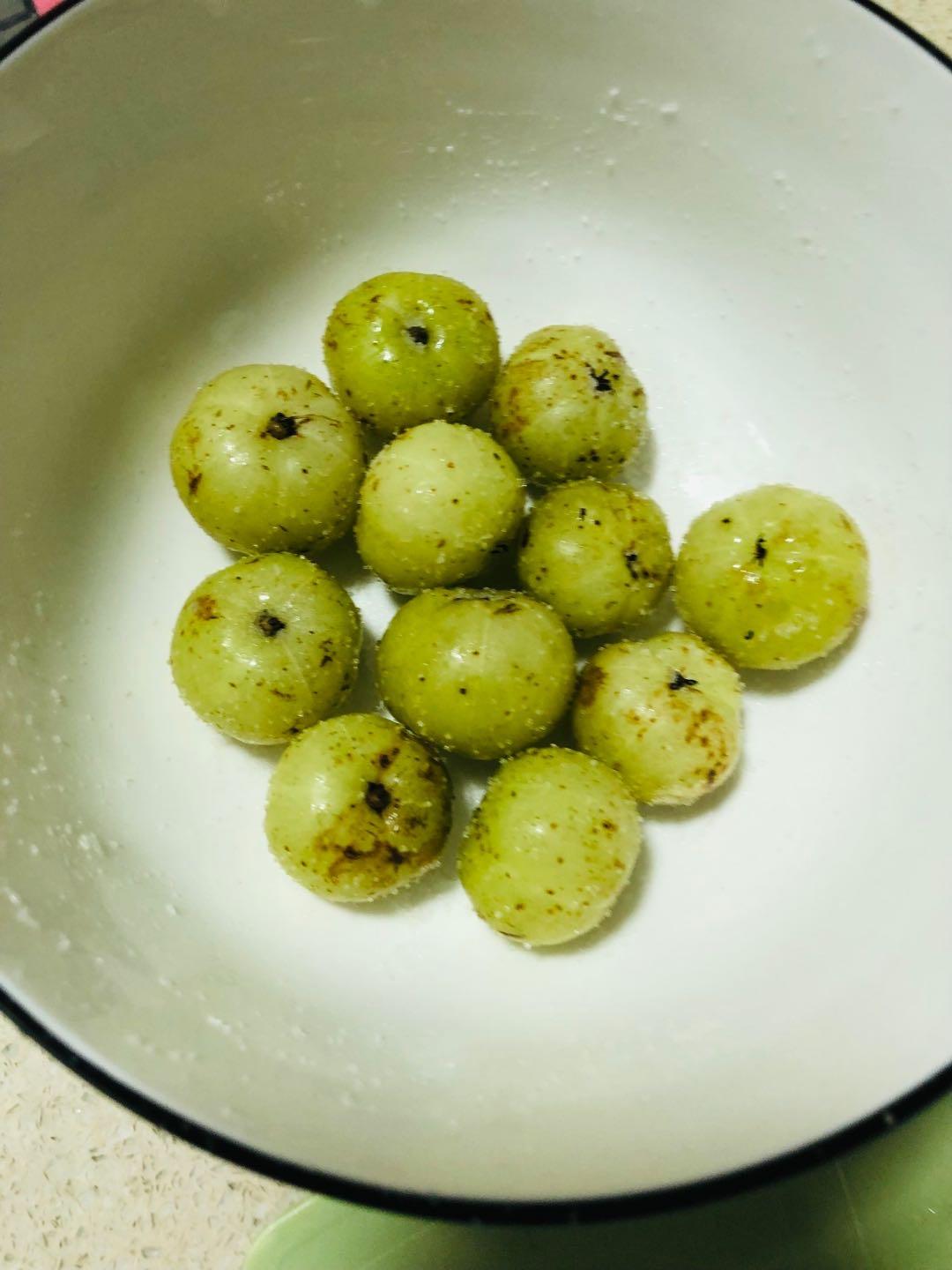 爆红潮汕油柑茶（奈雪霸气玉油柑）