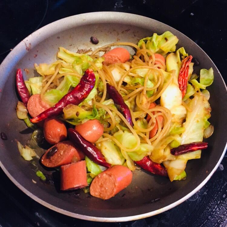 包菜炒粉丝