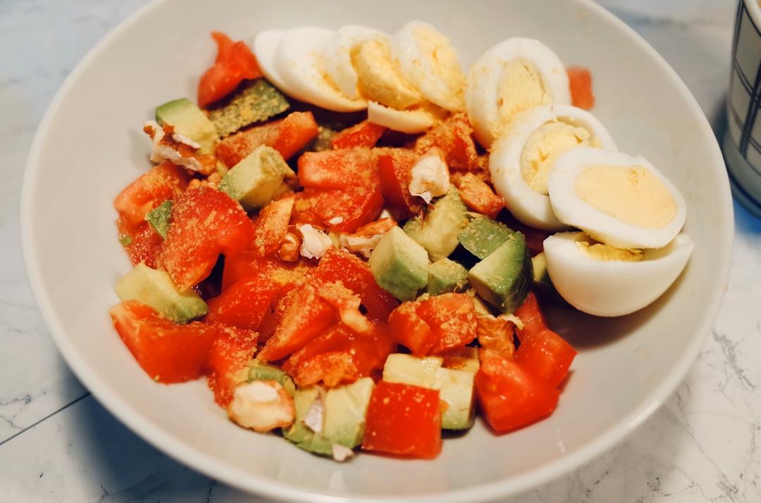 早餐之牛油果鸡蛋沙拉