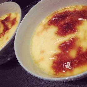 Crèmebrulée。法式烤布雷。焦糖布丁。