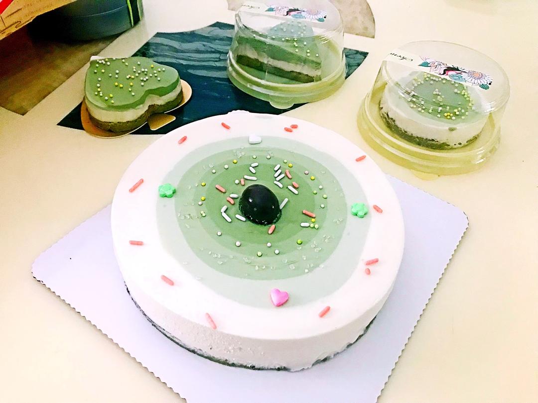 渐变抹茶慕斯蛋糕：我Amanda带着既美又作的抹茶甜点又来了！【曼食慢语】