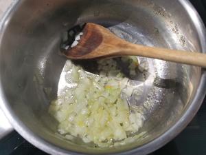 15分钟做简易版菠菜浓汤的做法 步骤3