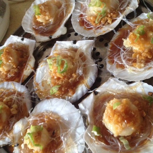 赵媳妇做的蒜蓉粉丝蒸扇贝