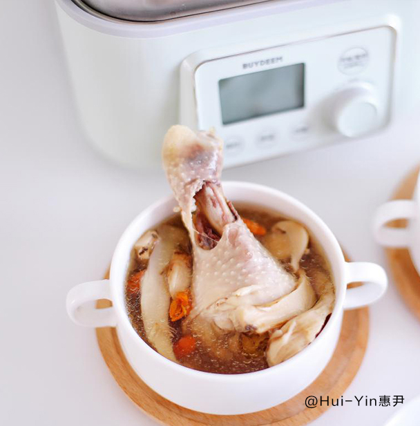 松茸炖鸡腿【5月北鼎蒸炖锅食谱】的做法