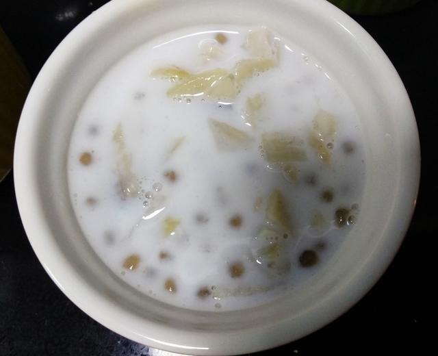 香芋椰汁西米露的做法