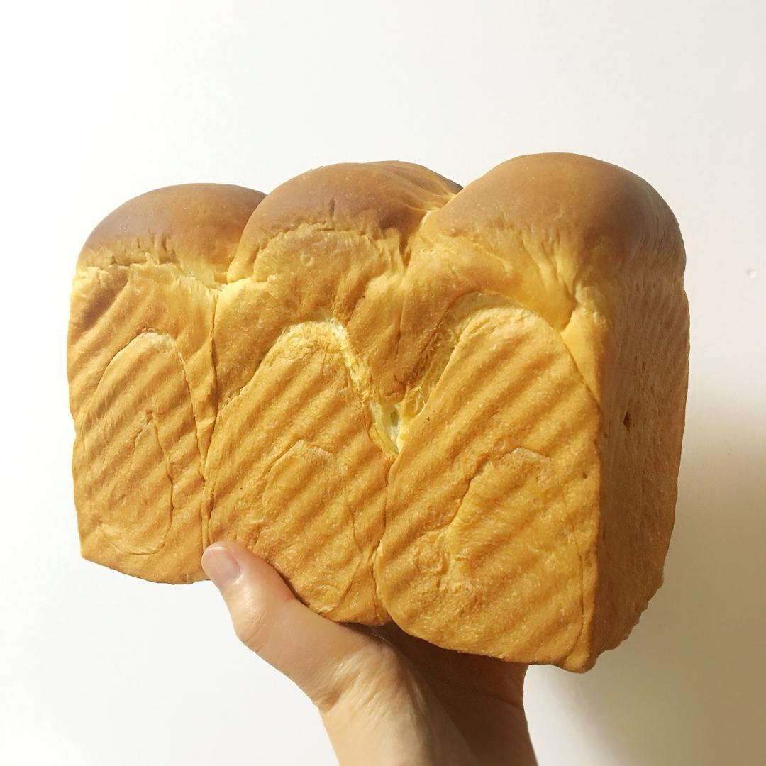 牛奶吐司