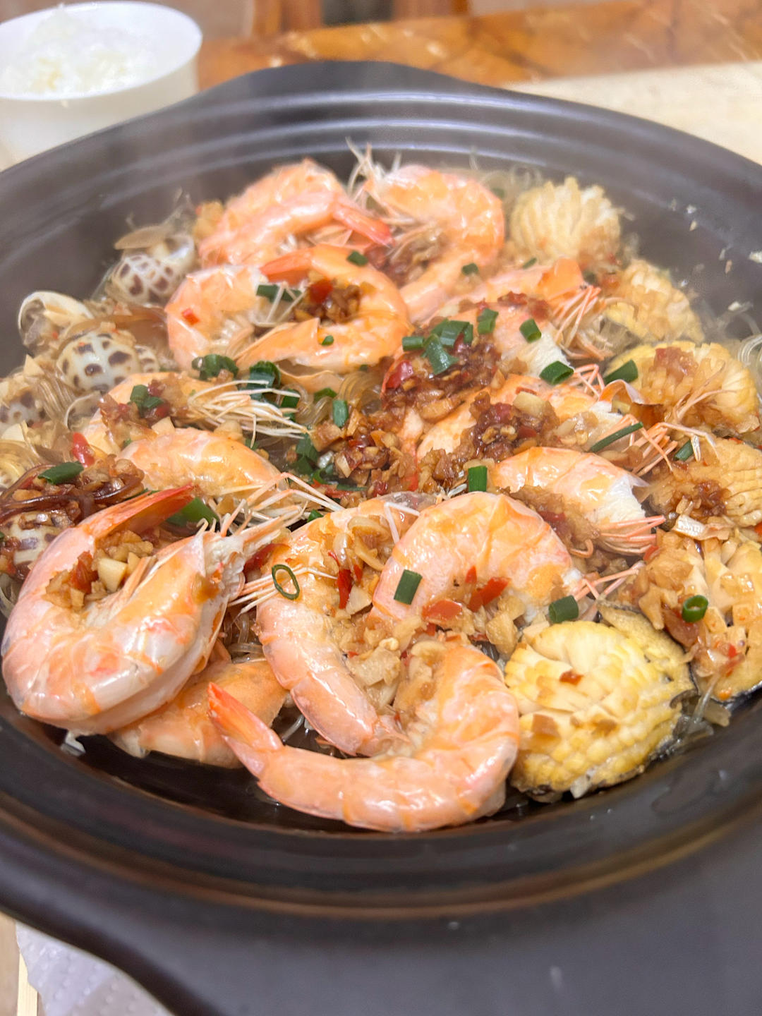 简单💯鲜美多汁❗️蒜蓉粉丝海鲜煲好吃到爆～