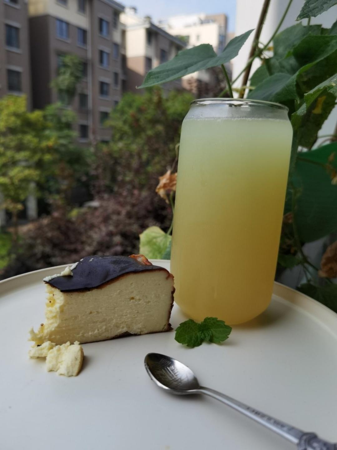 曼食慢语丨酸奶巴斯克蛋糕
